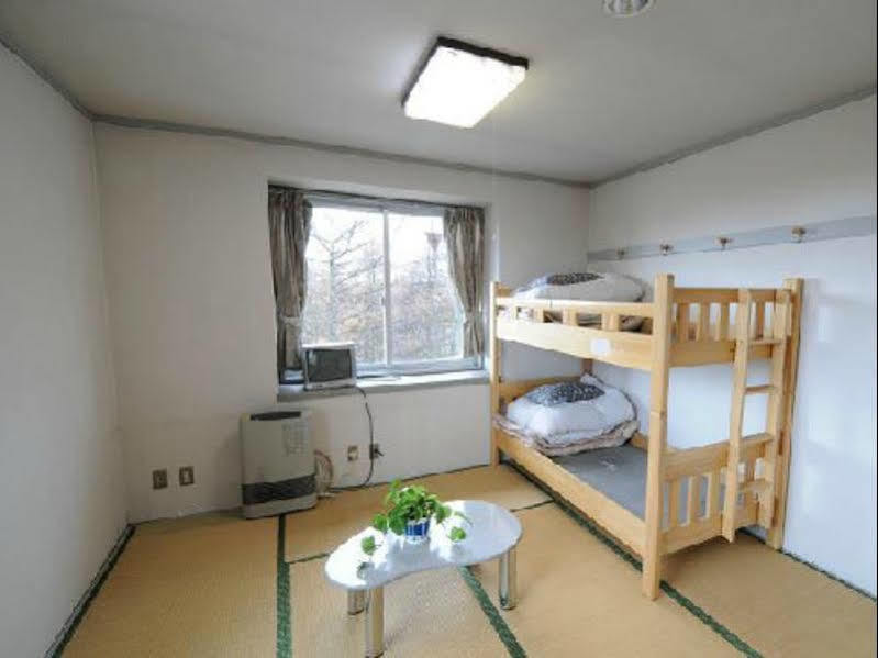 Kusatsu Kogen Youth Hostel Экстерьер фото